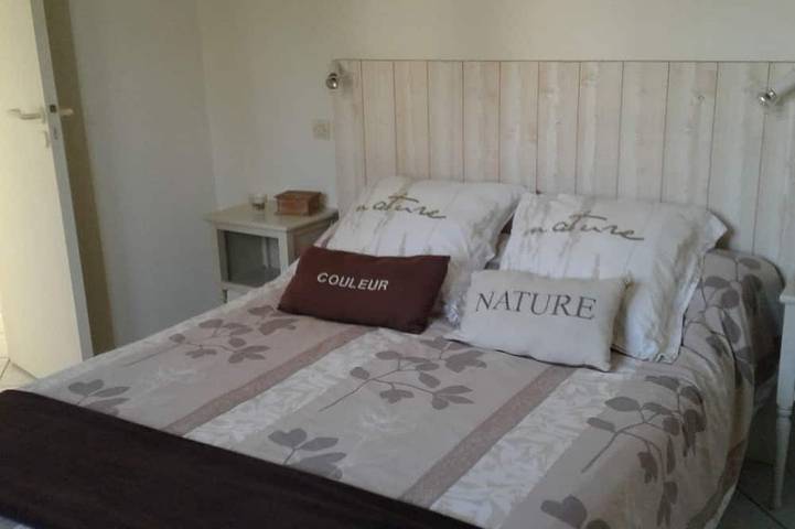 Location de vacances pour 2 personnes, avec jardin à Ozillac - 2