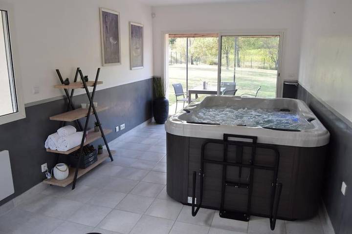 Location de vacances pour 4 personnes, avec jardin et jacuzzi à Carnas - 4