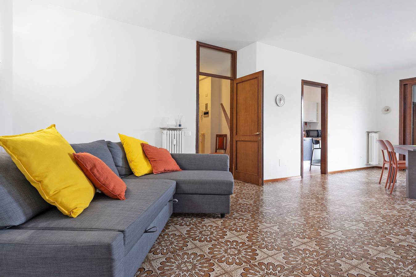 Ganze Wohnung, Apartment „L'Oca Del Lago Lakeview“ mit Seeblick, privater Terrasse und Wlan in Laveno, Laveno-Mombello