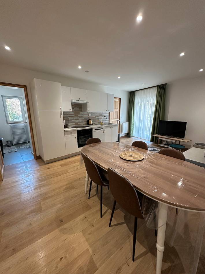 Location de vacances pour 6 personnes, avec jardin, adapté aux familles à Brides-les-Bains