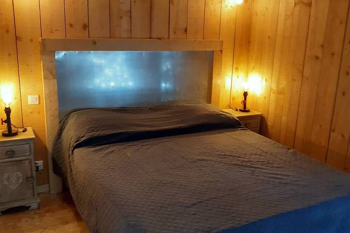 Chambre d’hôte pour 2 personnes, avec Jardin et Piscine à Oppède