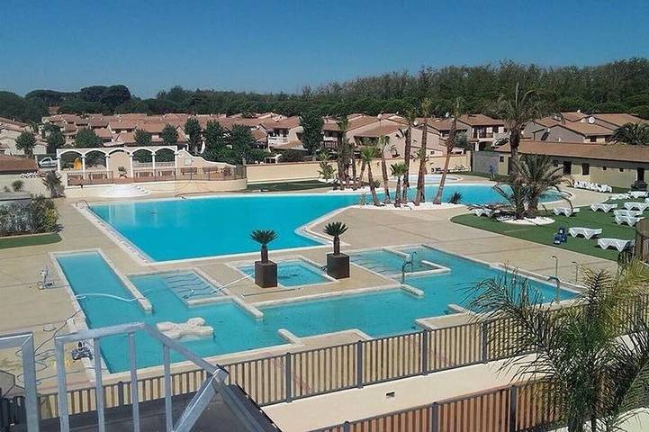 Holiday home for 6 people, with hot tub and balcony as well as garden and pool, with pets - 1