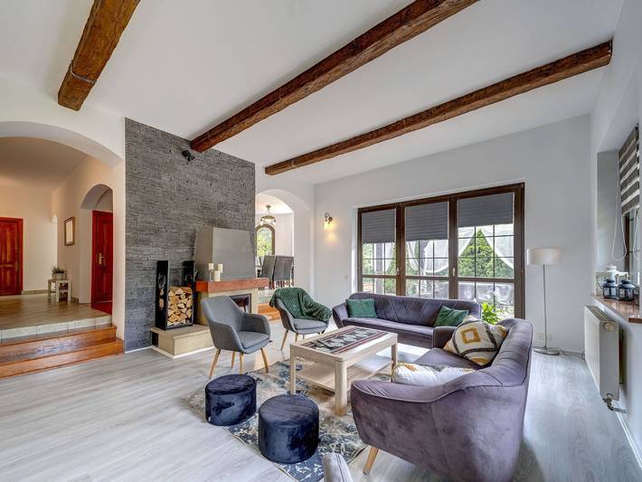 Ferienhaus für 10 Personen, mit Balkon und Whirlpool sowie Terrasse und Garten