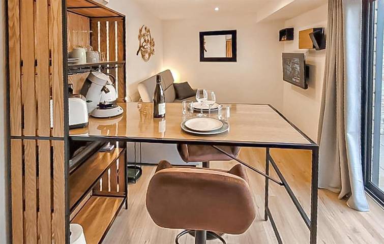 Location de vacances pour 2 personnes, avec jacuzzi ainsi que piscine et jardin à Jonquerettes - 3