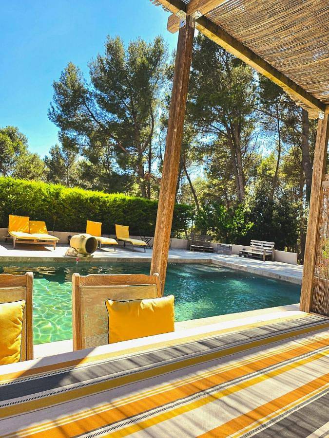 Location de vacances pour 2 personnes, avec piscine et jardin ainsi que vue et bassin pour enfant à Les Baux-de-Provence - 4