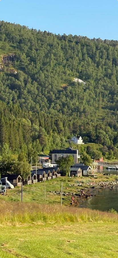 Camping para 4 personas, con terraza además de vistas y jardín, Se admiten mascotas en Noruega