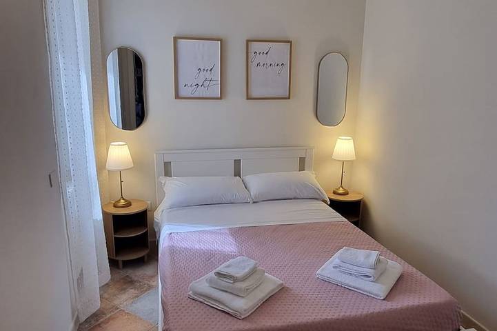 Entire apartment, Dimora Reale – Charming House 🏡 ✨️ just a short walk from the Royal Palace of Caserta 👑 in Casagiove, Caserta Province
