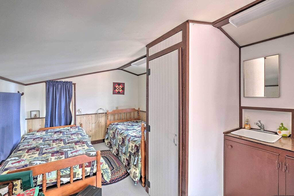 Neu! Lakefront Hartford Cabin mit Kanu- und Bootsrampe in Oxford County