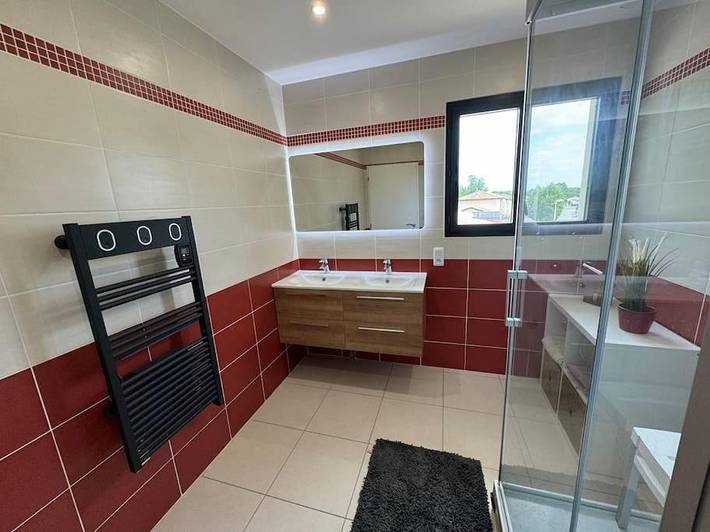 Location de vacances pour 9 personnes, avec sauna et jardin ainsi que vue et piscine à Saint-Aubin-de-Médoc - 4