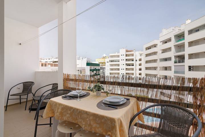 Gîte pour 4 personnes, avec Balcon et Bassin pour enfant à Armação de Pera - 2