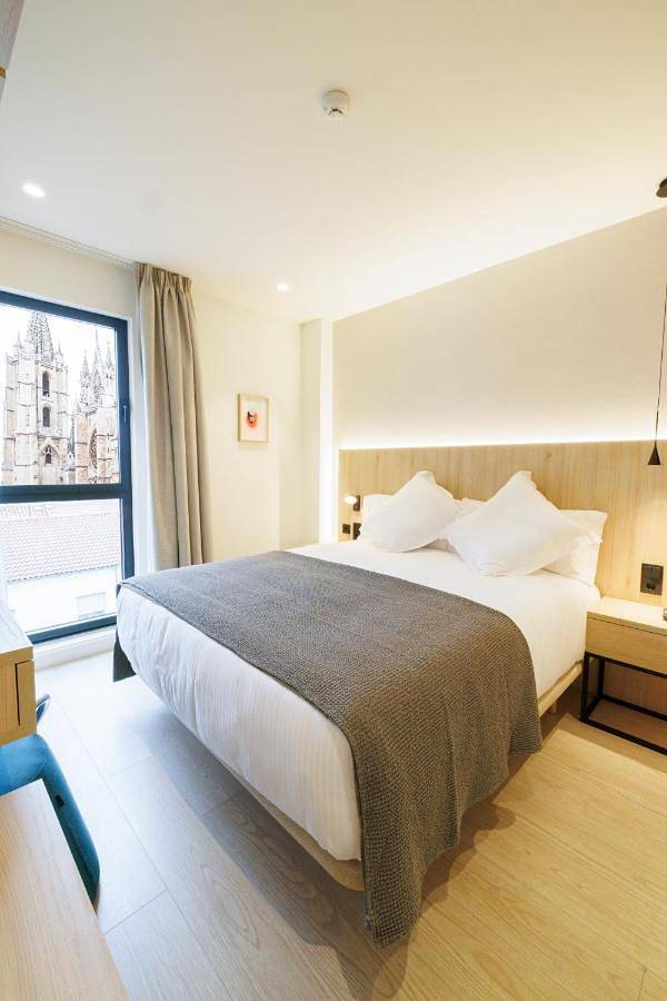 Hôtel pour 2 personnes, avec terrasse et jacuzzi à León - 2