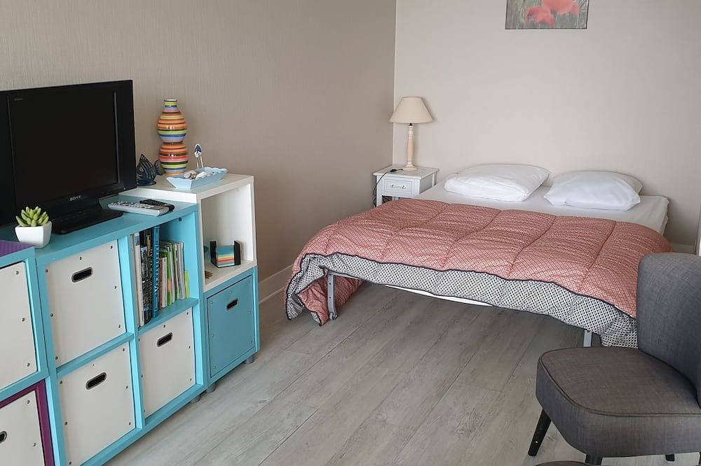 Appartement entier, Joli Studio avec Grand Balcon vue mer en plein centre de Concarneau in Concarneau, Région de Quimper