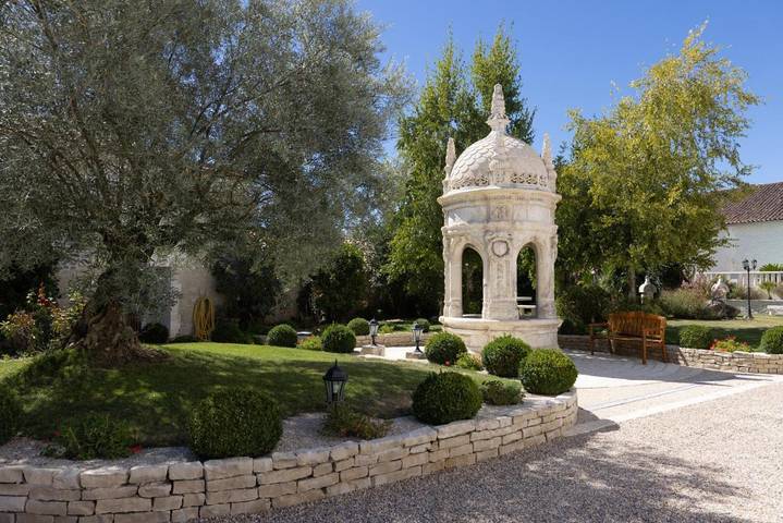 Chambre d’hôte pour 2 personnes, avec jacuzzi ainsi que piscine et terrasse en Charente - 3