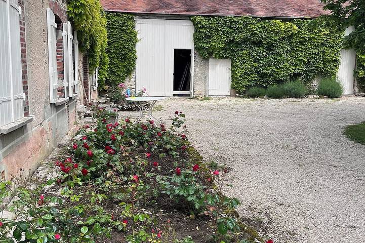 Location de vacances pour 8 personnes, avec jardin dans Saint-Loup-de-Naud