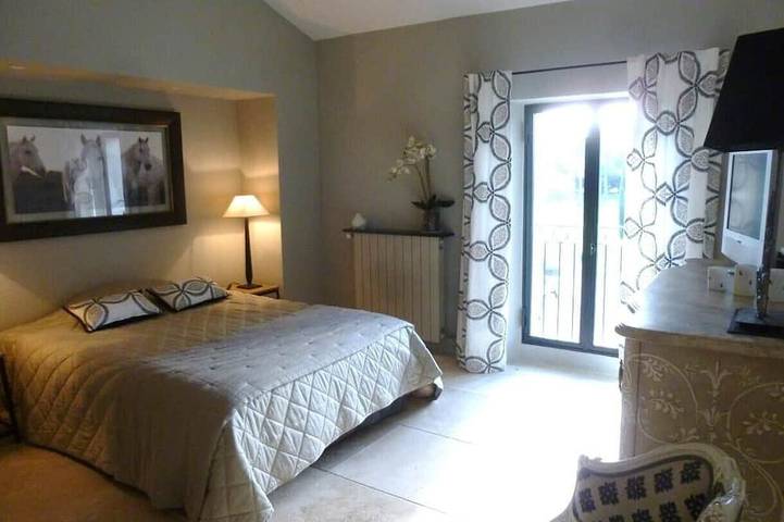 Location de vacances pour 10 personnes, avec terrasse et jardin, animaux acceptés à Rognonas - 4