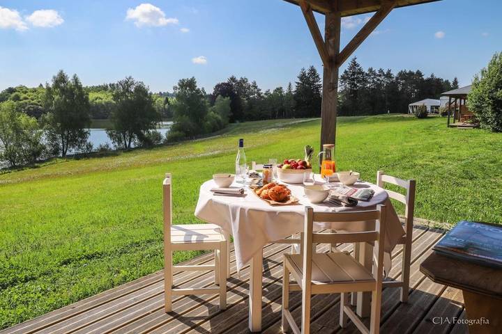 Location de vacances pour 6 personnes, avec jardin et piscine ainsi que sauna et jacuzzi, animaux acceptés à Meyrignac-l'Église - 2