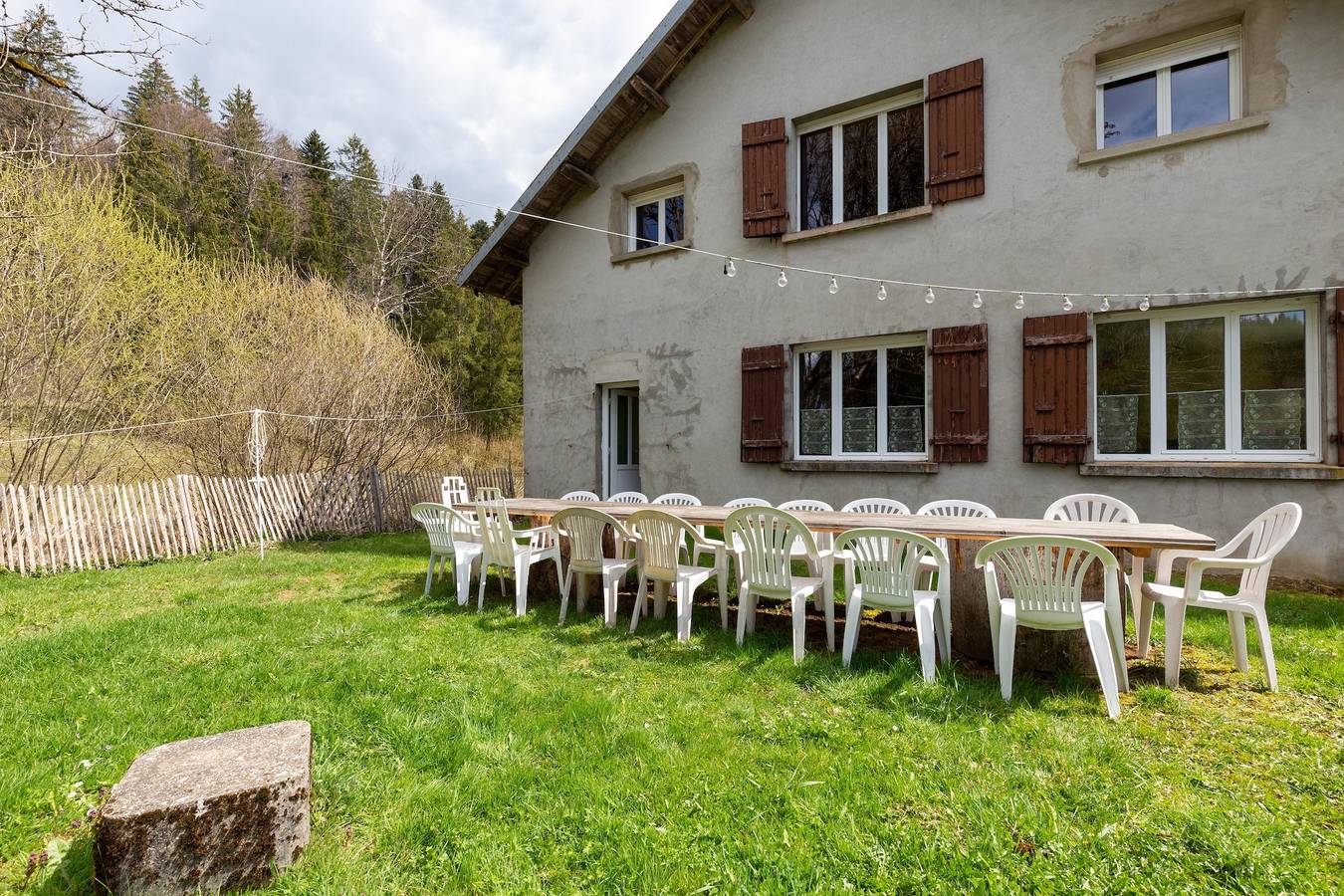 Gîte de grupo con todas las comodidades en el Jura in La Chaux-du-Dombief, Parc naturel régional du Haut-Jura