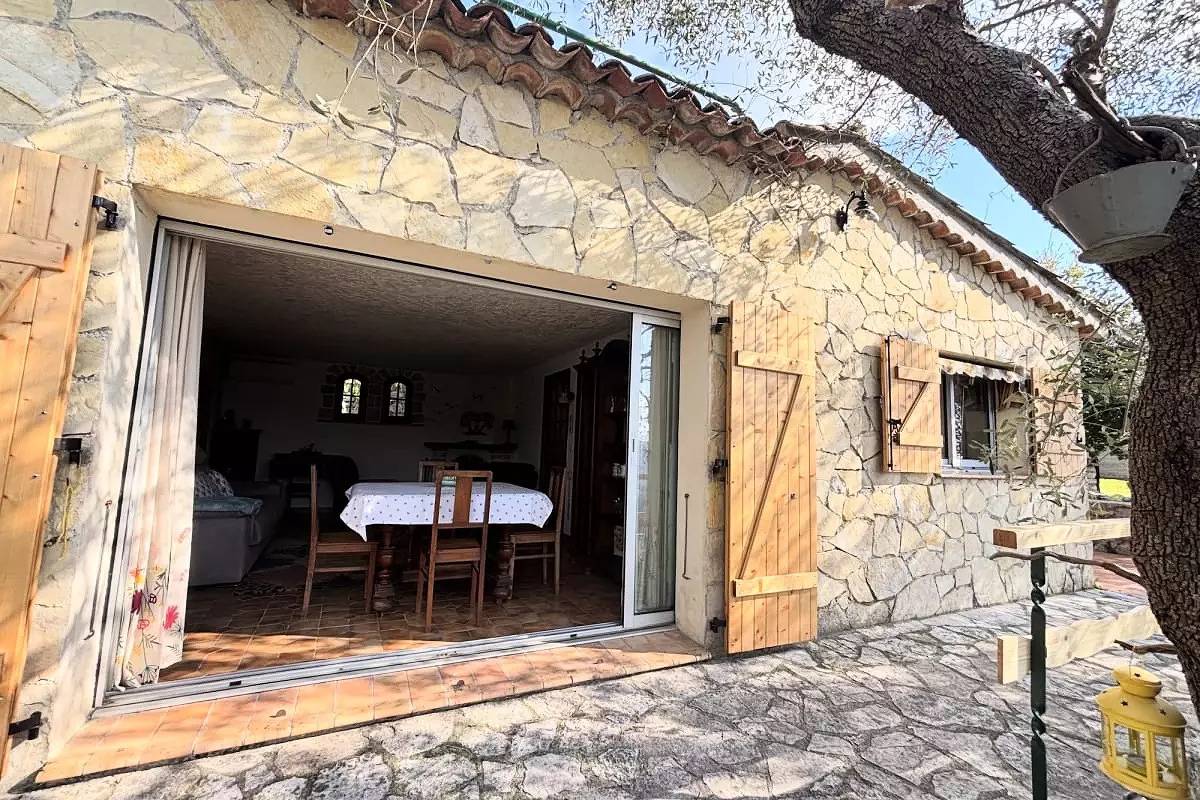 Maisons & Villas pour 5 Personnes in Saint-André-de-la-Roche, Côte méditerranéenne (France)