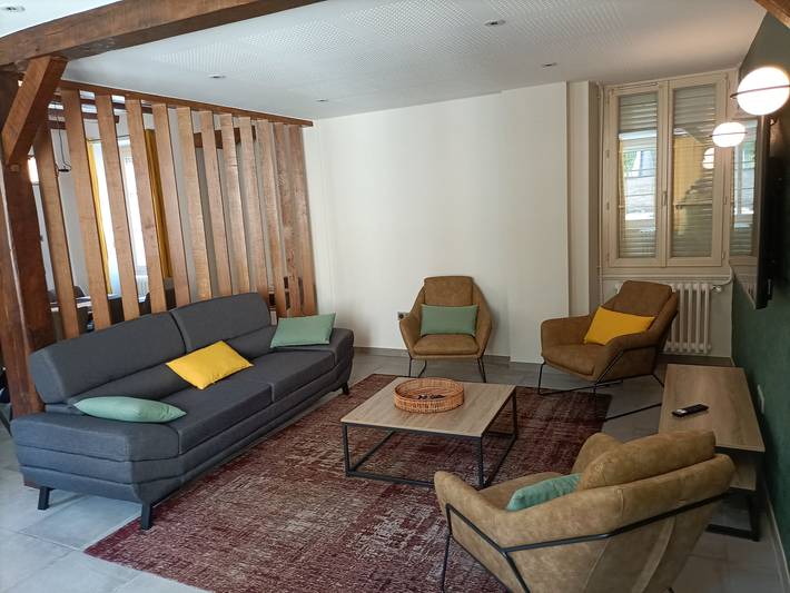 Gîte pour 10 personnes, avec terrasse dans Saint-Amand-Montrond - 3