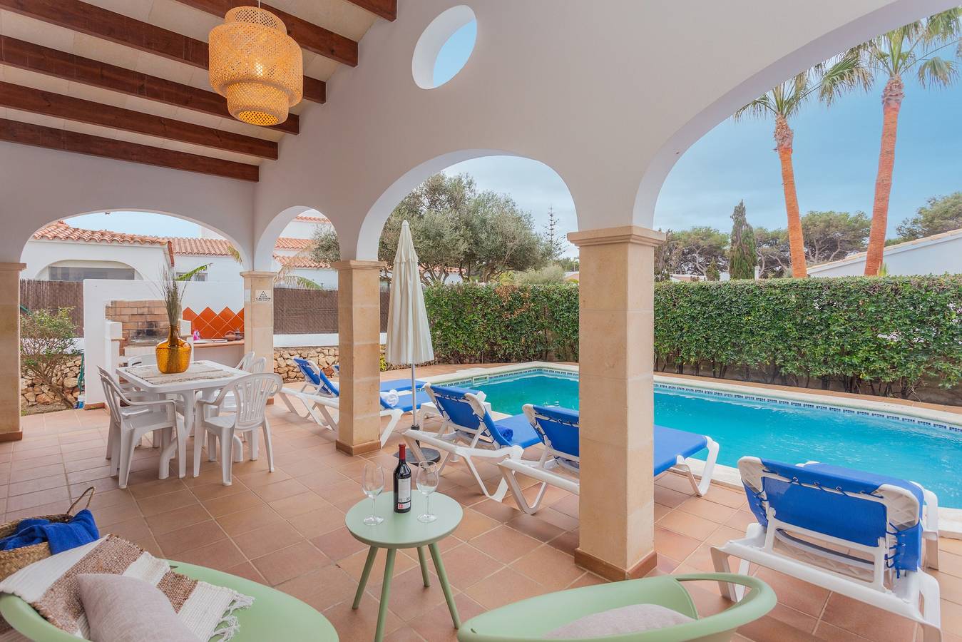 Chalet Villa El Pinar 2 con piscina, jardín y Wi-Fi in Cala Blanes, Ciudadela