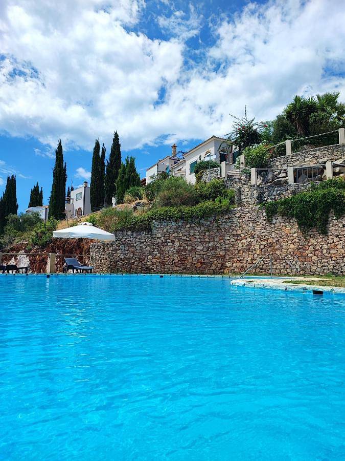 Appartement de vacances pour 3 personnes, avec vue ainsi que piscine et terrasse
