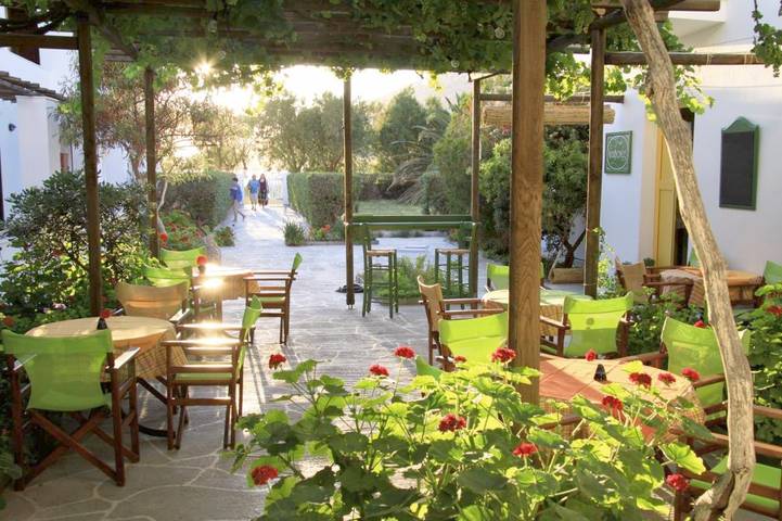 Hôtel pour 2 personnes, avec terrasse et jardin dans Kamarès - 4