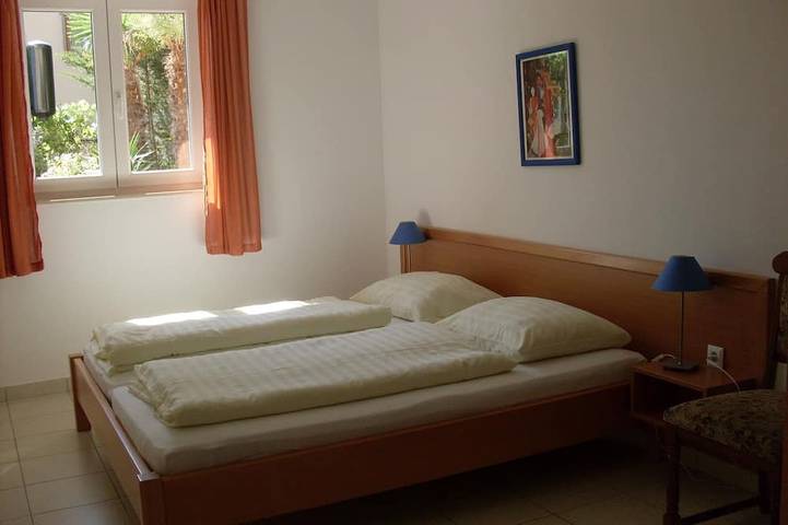 Ganze Wohnung, Familienfreundliches Appartement für 4-6 Personen Nähe Strand und Zentrum in Njivice, Krk