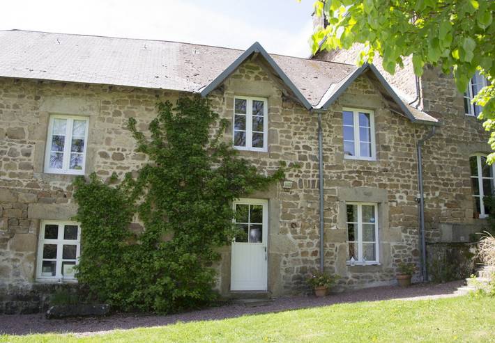 Gîte pour 5 personnes, avec terrasse ainsi que jardin et piscine, animaux acceptés - 1