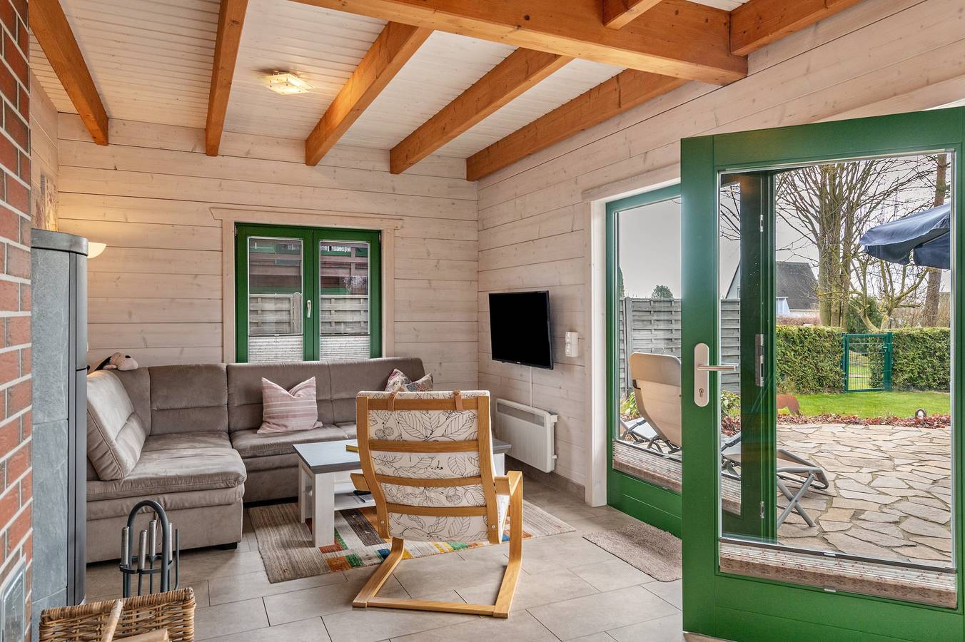 Ferienwohnung 'Neues Ferienhaus 80qm Wfl 400qm' mit privater Terrasse, privatem Garten und Wallbox in Neukalen, Kummerower See