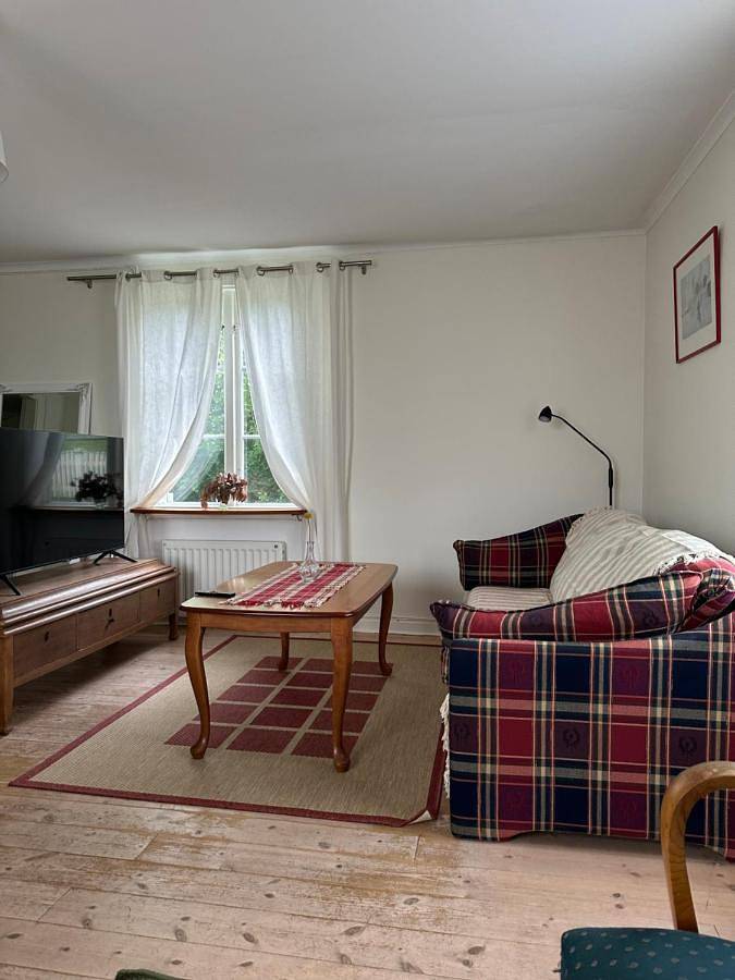 Ferienhaus für 5 Personen, mit Terrasse und Ausblick in Huskvarna