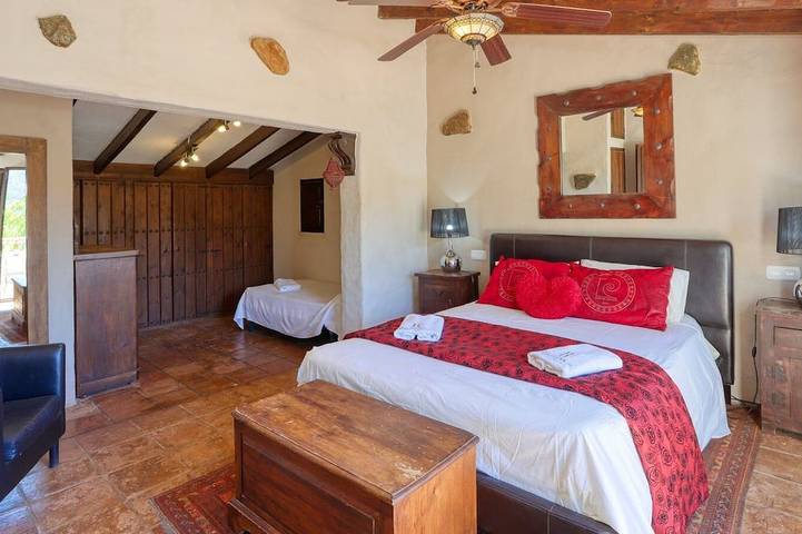 Cortijo Cuscurro Riogordo in Riogordo, Cordillera Penibética