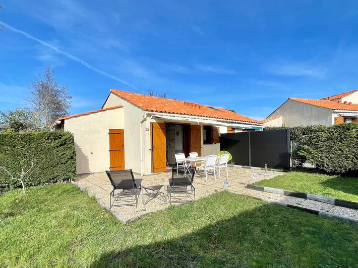 Location de vacances pour 4 personnes, avec jardin et piscine à Brem-sur-Mer - 2