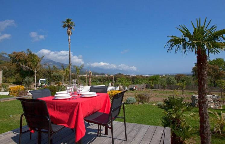 Villa für 2 Personen, mit Balkon und Terrasse sowie Garten und Ausblick in Borgo