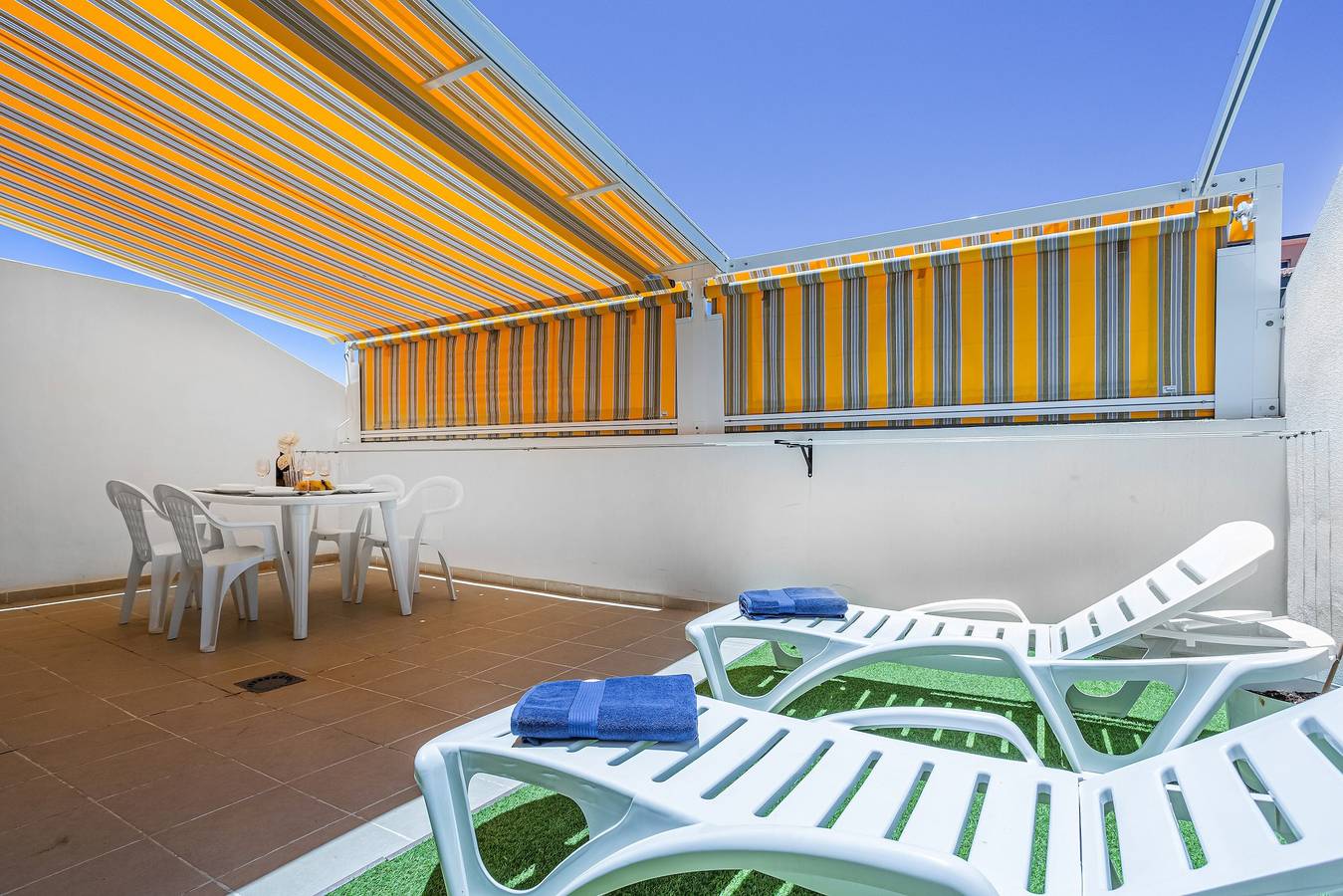 Apartamento entero, Apartamento de vacaciones 'La Octava Isla' con piscina compartida, Wi-Fi in Puertito de Güímar, Güímar