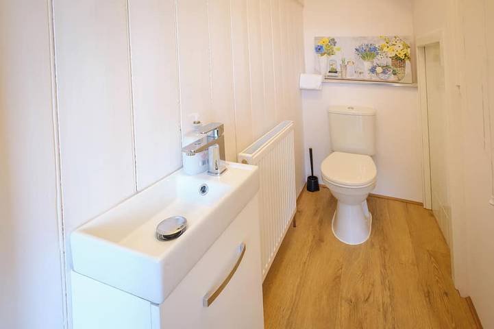Gorgeous, fully refurbished centrally located cosy cottage in Scottish Borders