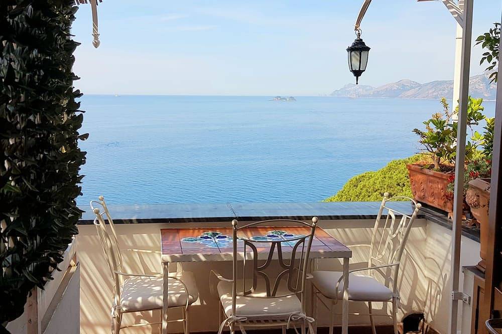 A small pearl in the heart of the Amalfi Coast. in Vettica Maggiore, Praiano