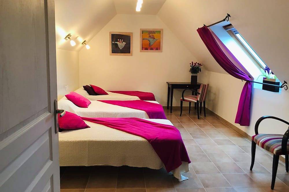 Maison 8 pers + 1 bébé - Accès Pmr - dans Monts d'Arrée. (Animaux bienvenus!) in Brennilis, Région de Châteaulin