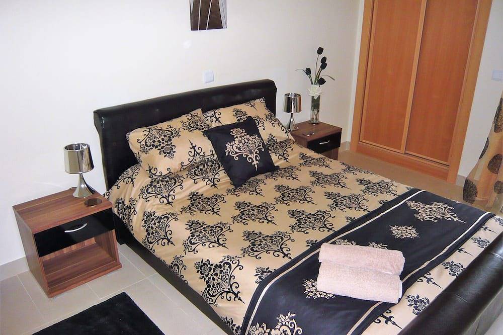 Appartamento intero, Lovely First Floor Apartment Ampio balcone con vista piscina e giardini con licenza in Cabanas de Tavira, Praia das Cabanas