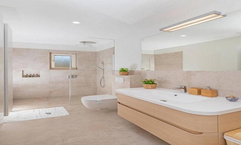 Villa pour 7 personnes, avec jacuzzi ainsi que jardin et piscine