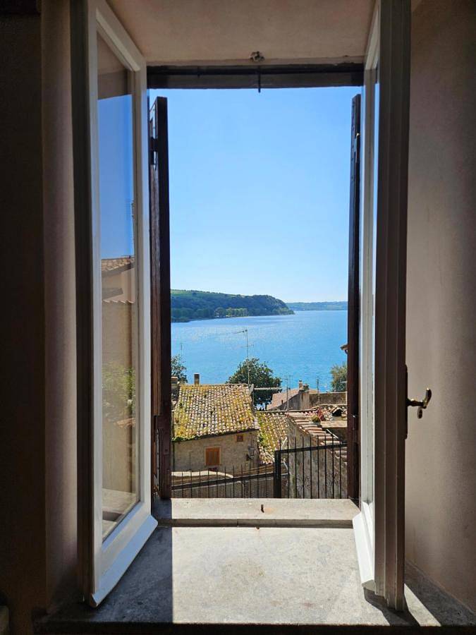 Apartamento de vacaciones para 5 personas, con vistas al lago además de vistas y terraza - 1