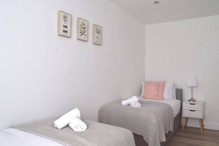 Apartamento entero, New Flat near Luton Airport *Free Parking* in Luton, Chiltern Hills