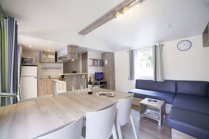 Caravane pour 6 personnes, avec terrasse et balcon/terrasse à Belvès - 2