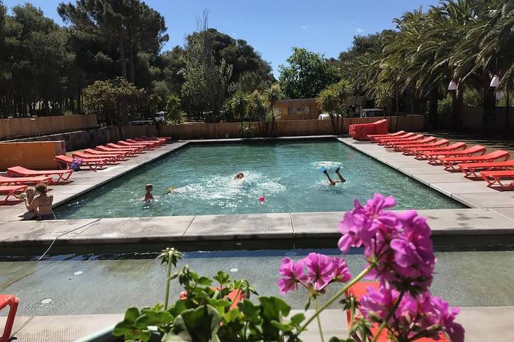 Holiday home for 4 people, with terrace and pool as well as garden - 1