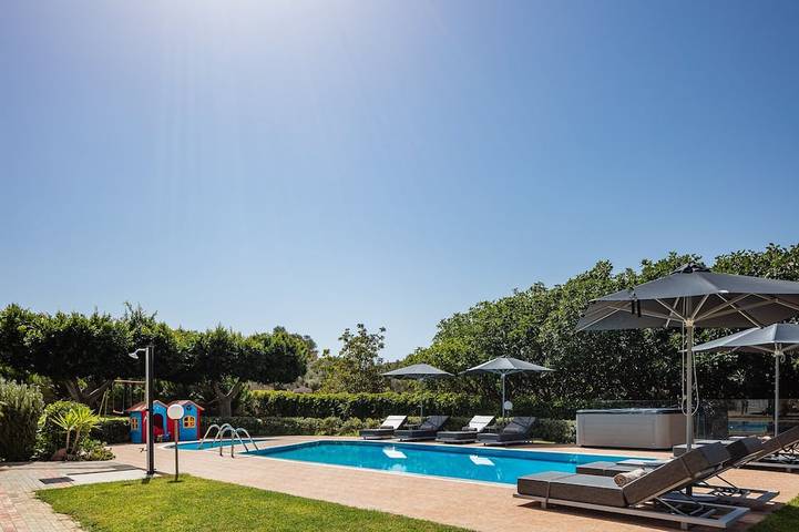 Villa pour 10 personnes, avec balcon et jardin - 1