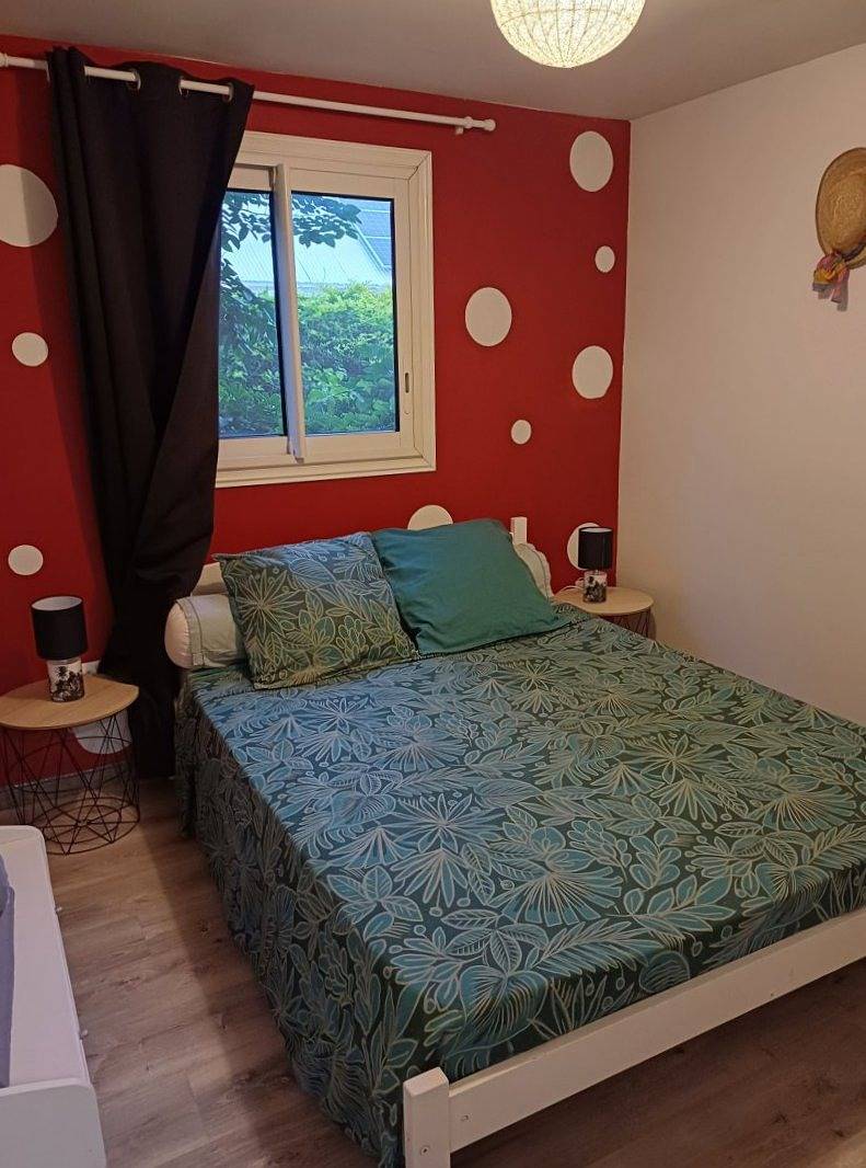 Bungalow "Les Colombes", 2 étoiles, 2 à 4 personnes in L'Étang-Salé, Île de la Réunion