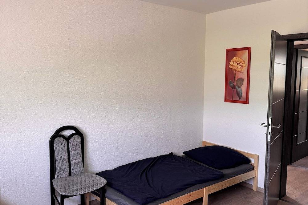 Ganze Wohnung, Schöne Wohnung 5 Minuten vom Badesee entfernt in Elsteraue, Burgenlandkreis