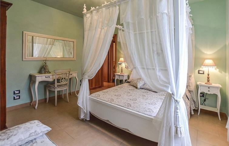 Klimatisiertes 180qm Apartment mit Parkplatz & Garten in Massarosa, Italienische Riviera