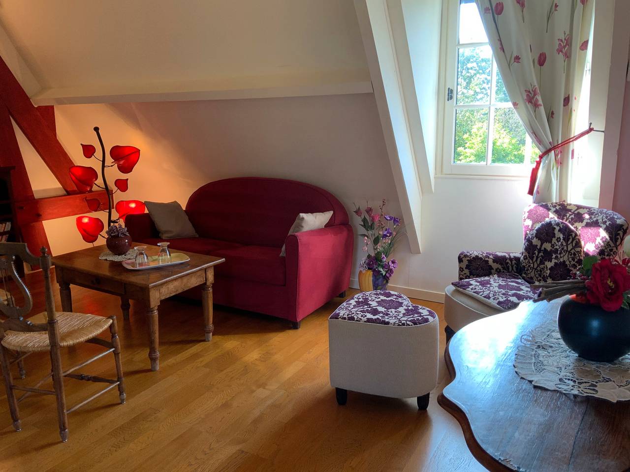 “Romantic Suite” Guest Room with Shared Terrace, Garden, and Wi-Fi in Honfleur, Lisieux Området