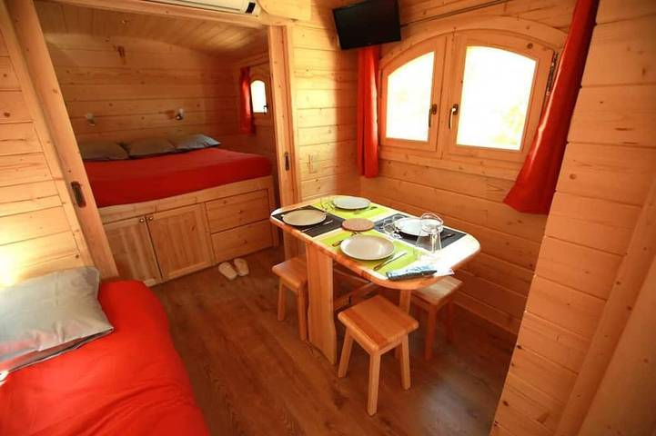 Location de vacances pour 4 personnes, avec piscine et jardin à Bâgé-la-Ville - 2