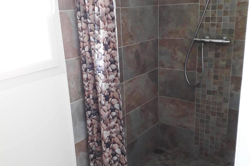 Nueva casa en un nivel con patio interior cerrado a la privacidad in Lancieux, Región de Dinan